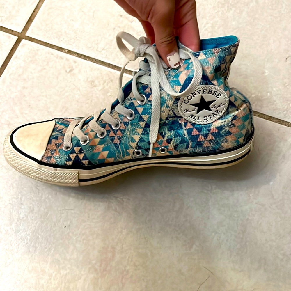 Colrorful custom high top convers